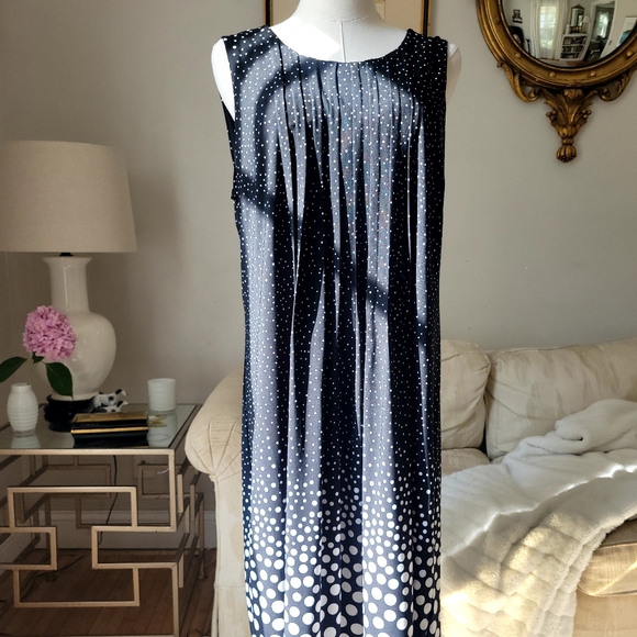 PERCEPTIONS New York Sleeveless Dress - Picture 1 of 10